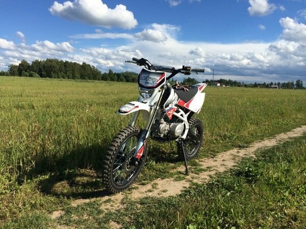 РОССИЯНАМ ОБЪЯСНИЛИ, МОЖНО ЛИ ЕЗДИТЬ НА ПИТБАЙКЕ В ГОРОДЕ.